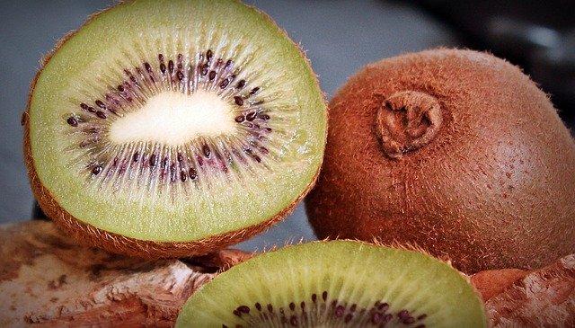 A close up of kiwi fruit